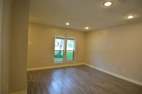76 S Wavy Oak Circle Houston TX 77381