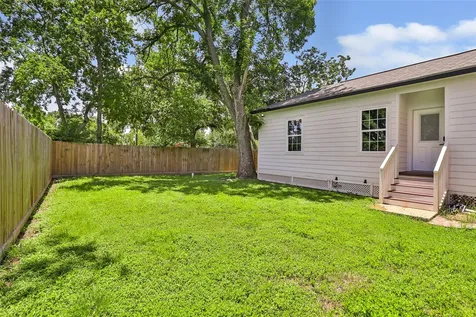802 Thomas Avenue Pasadena TX 77506