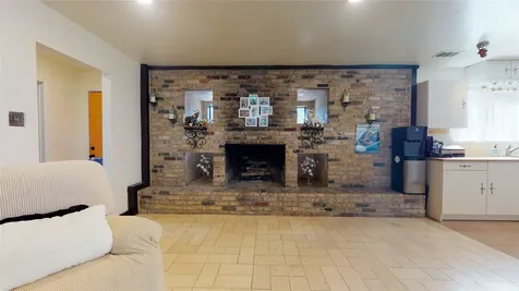 14355 Schiller Road Houston TX 77082