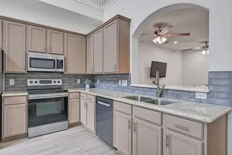 1408 S Friendswood Drive 202 Friendswood TX 77546