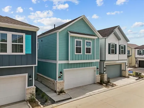 594 Avisa Drive Kemah TX 77565