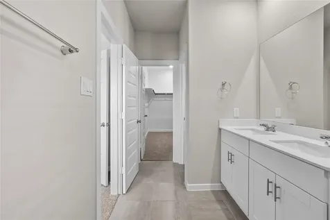 594 Avisa Drive Kemah TX 77565