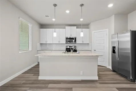 594 Avisa Drive Kemah TX 77565