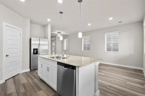 594 Avisa Drive Kemah TX 77565