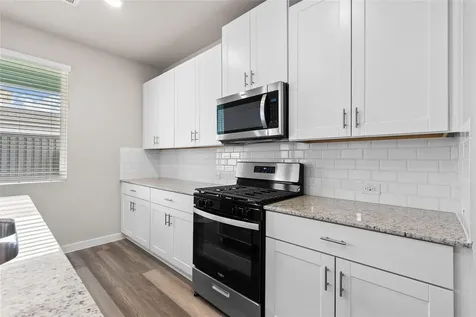 594 Avisa Drive Kemah TX 77565