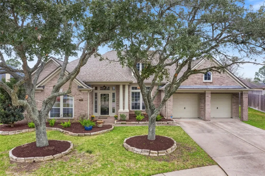 104 Grand Falls Court League City TX 77539