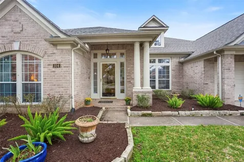 104 Grand Falls Court League City TX 77539