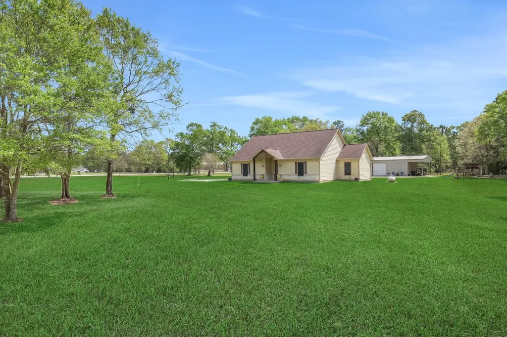 8500 Fostoria Road Cleveland TX 77328