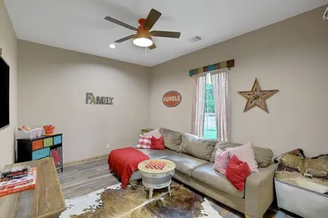 8500 Fostoria Road Cleveland TX 77328