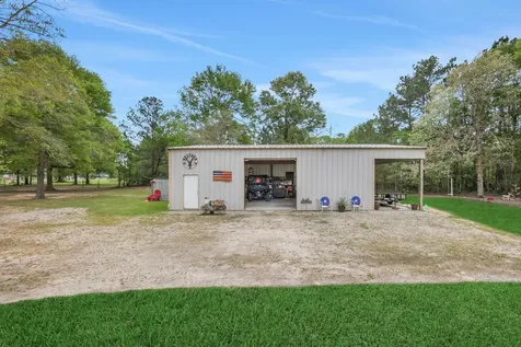 8500 Fostoria Road Cleveland TX 77328