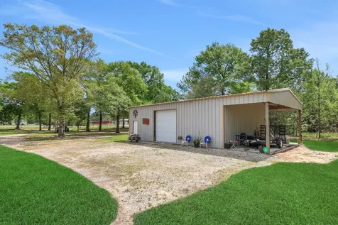 8500 Fostoria Road Cleveland TX 77328