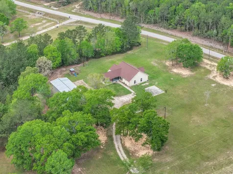 8500 Fostoria Road Cleveland TX 77328
