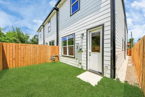 5029 Broom Street A Houston TX 77091