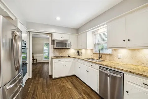 10714 Piping Rock Lane Houston TX 77042