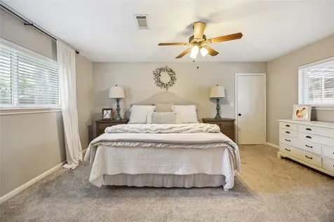 10714 Piping Rock Lane Houston TX 77042