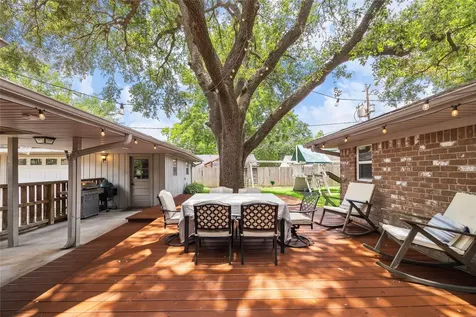 10714 Piping Rock Lane Houston TX 77042