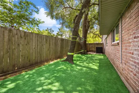 10714 Piping Rock Lane Houston TX 77042
