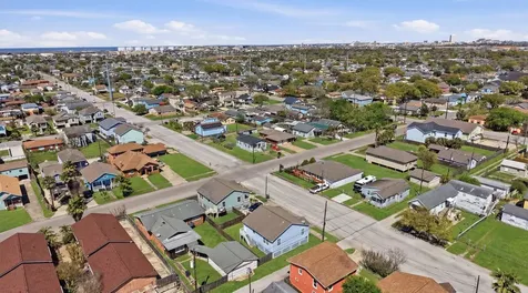 2311 56th Street Galveston TX 77551