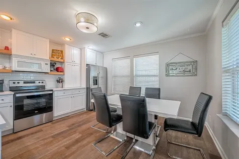 2895 Laguna Drive Crystal Beach TX 77650