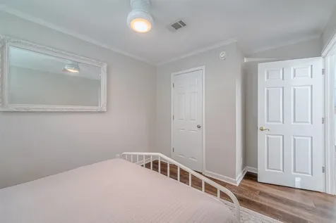 2895 Laguna Drive Crystal Beach TX 77650