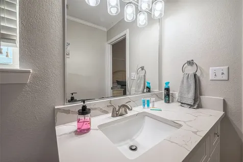 2895 Laguna Drive Crystal Beach TX 77650