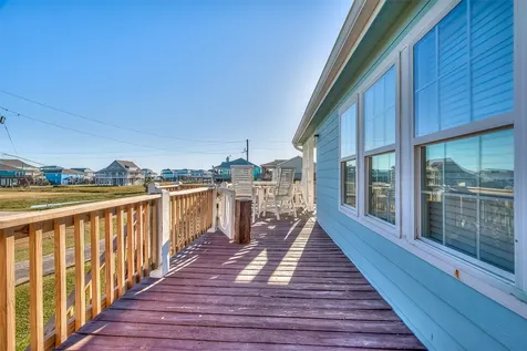 2895 Laguna Drive Crystal Beach TX 77650