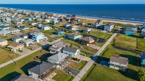 2895 Laguna Drive Crystal Beach TX 77650