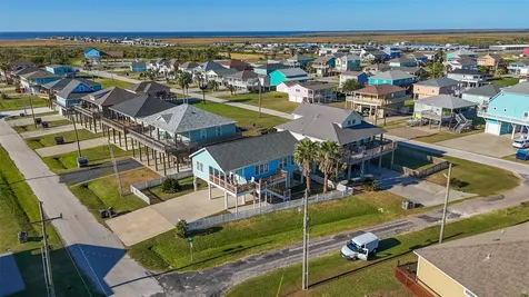 2895 Laguna Drive Crystal Beach TX 77650