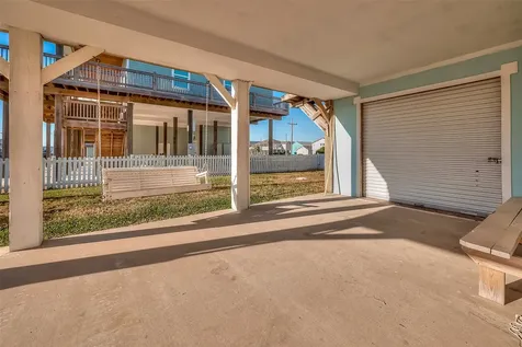 2895 Laguna Drive Crystal Beach TX 77650