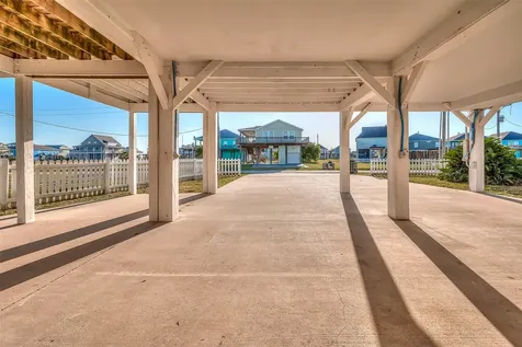 2895 Laguna Drive Crystal Beach TX 77650