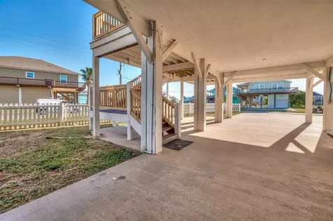 2895 Laguna Drive Crystal Beach TX 77650
