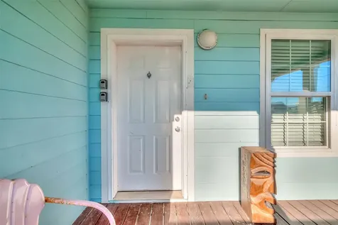2895 Laguna Drive Crystal Beach TX 77650