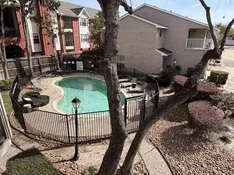 2220 Bering Drive 12 Houston TX 77057