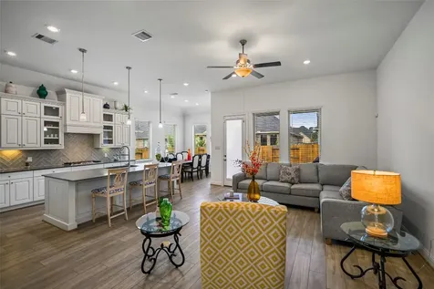 1112 Sienna Forest Lane Pinehurst TX 77362