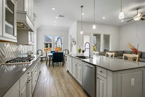 1112 Sienna Forest Lane Pinehurst TX 77362