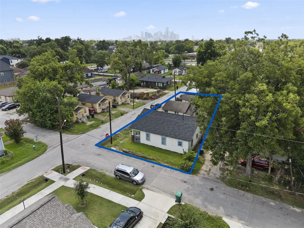 5611 Nichols Street Houston TX 77020