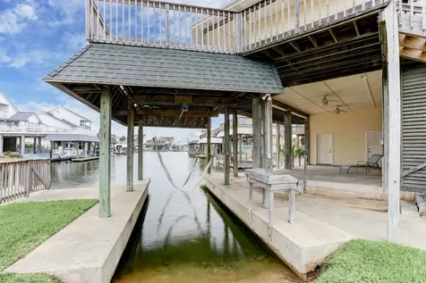 1303 Tiki Drive Tiki Island TX 77554