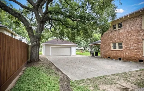 212 W Alabama Street Wharton TX 77488