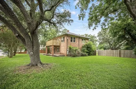 212 W Alabama Street Wharton TX 77488