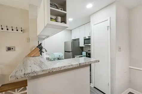 2121 Hepburn Street 612 Houston TX 77054