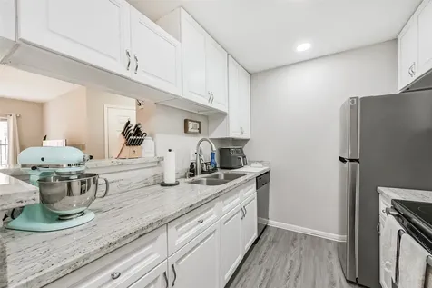2121 Hepburn Street 612 Houston TX 77054
