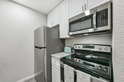 2121 Hepburn Street 612 Houston TX 77054