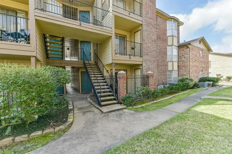 2121 Hepburn Street 612 Houston TX 77054