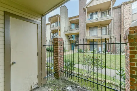 2121 Hepburn Street 612 Houston TX 77054