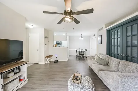 2121 Hepburn Street 612 Houston TX 77054