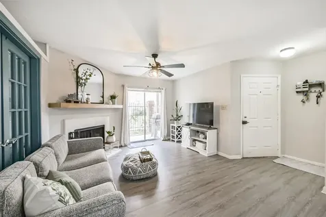 2121 Hepburn Street 612 Houston TX 77054