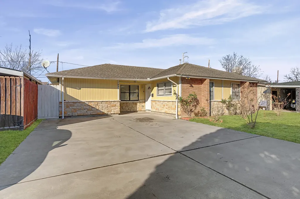 823 Marleen Street Houston TX 77034