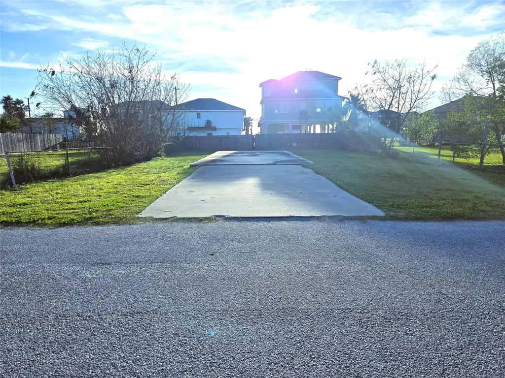 1013 63rd Street Galveston TX 77551