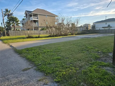 1013 63rd Street Galveston TX 77551