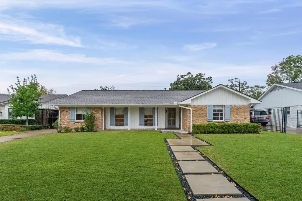 6158 Burgoyne Road Houston TX 77057